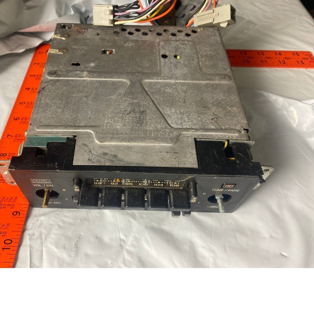 Vintage Ford AM/FM Auto Reverse Cassette Stereo Dolby 12V Radio Parts Repair